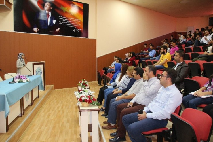 Üniversiteye Yeni Başlayan Öğrencilere İçin Kütüphane Eğitimi