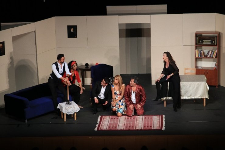 “Kocamın Nişanlısı”na Bergama’da Yoğun İlgi