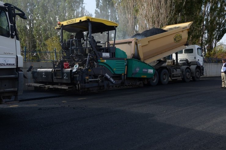 Ağrı’da Asfalt Çalışmaları Devam Ediyor