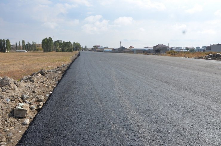Ağrı’da Asfalt Çalışmaları Devam Ediyor
