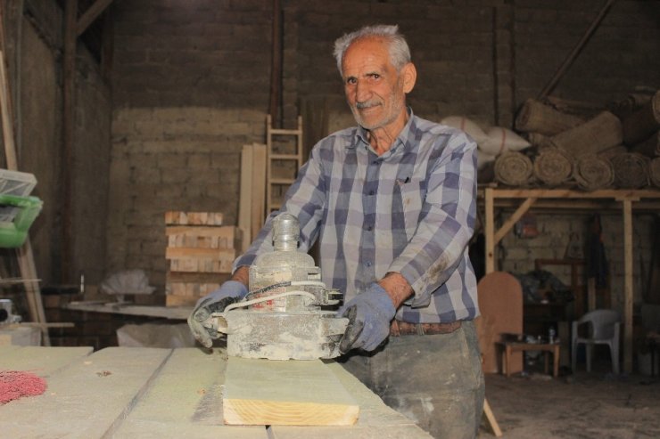 20 Yıl Önce Emekli Oldu, Mesleğini Bırakmadı