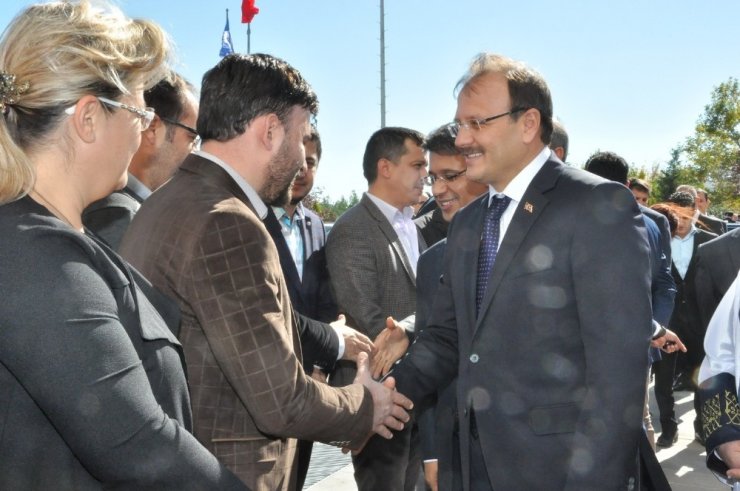 Uşak Üniversitesinde 2017-2018 Akademik Yılı Törenle Açıldı