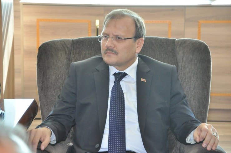 Uşak Üniversitesinde 2017-2018 Akademik Yılı Törenle Açıldı