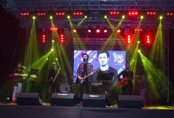 Kitap Fuarı Konserle Açıldı