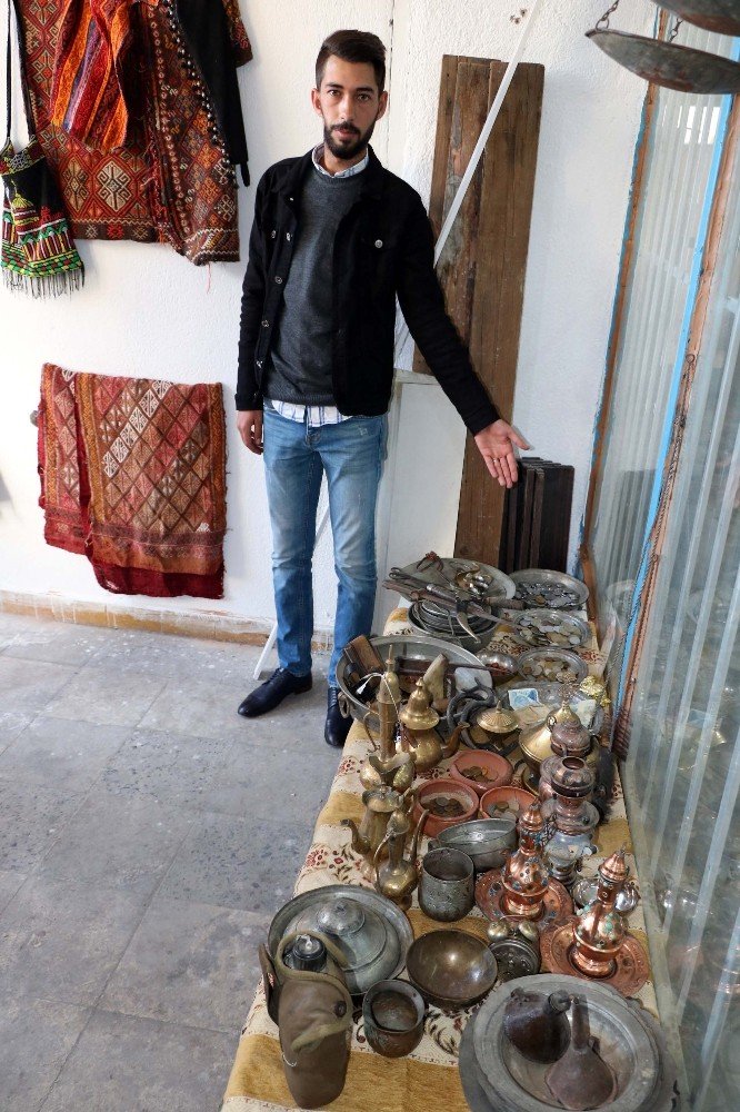 Yozgat’ın Kültür Değerlerini İşyerinde Sergiliyor