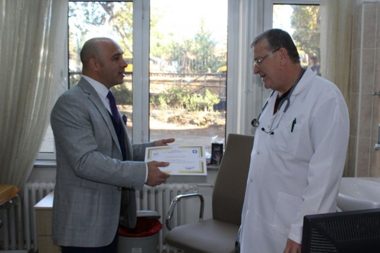 Kendini Çocuklara Adayan Doktora Takdir Belgesi