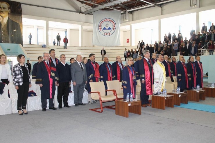 Erü’de 297 Hekim Adayı Önlük Giydi