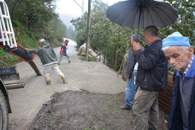 Duroğlu Belde Belediyesinden Yol Seferberliği