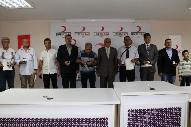 Kan Bağışçıları Ödüllendirildi