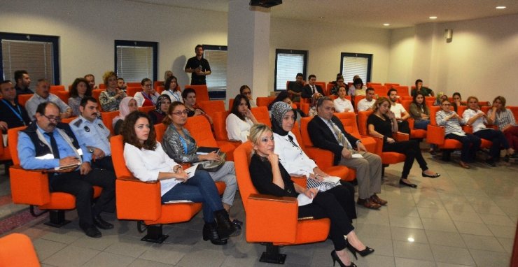 İzmit Belediyesi Çalışanlarına Nezaket Eğitimi