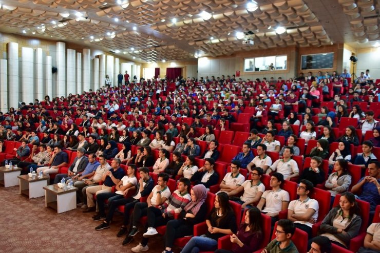 Prof. Dr. Özkan: "İlk Yüz Naklinde Tüm Ekip O An Birkaç Saniye Durakladık"