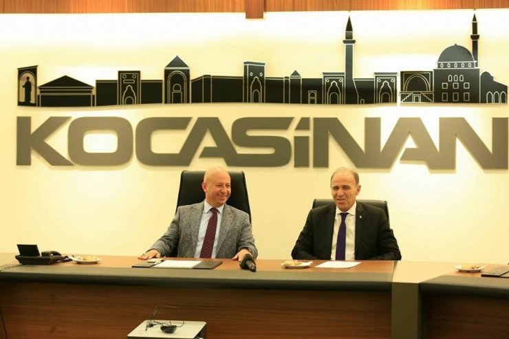 Başkan Çolakbayrakdar, Ak Parti Kocasinan İlçe Teşkilatını Ağırladı