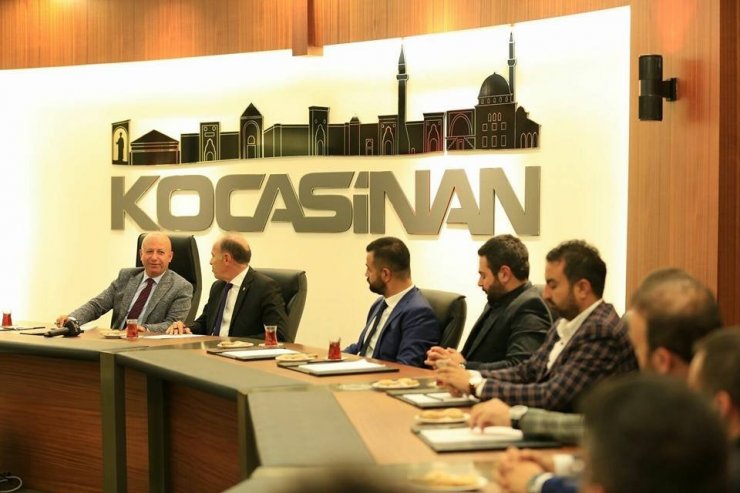 Başkan Çolakbayrakdar, Ak Parti Kocasinan İlçe Teşkilatını Ağırladı