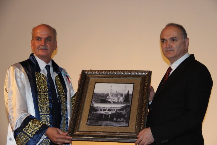 Bakan Özlü, Mcbü’de İlk Dersi Verdi