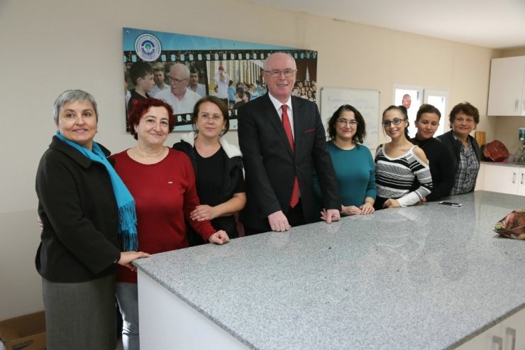 Başkan Kurt, Halk Merkezinde 75. Yıl Mahallesi Sakinleri İle Buluştu