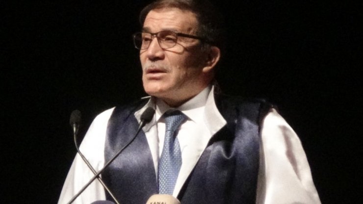 Uşak Üniversitesinde 2017-2018 Akademik Yılı Törenle Açıldı