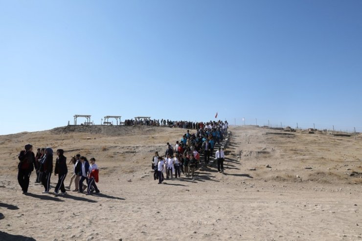 Yüzlerce Öğrenci Bilimin Tarihi Merkezini Gezdi