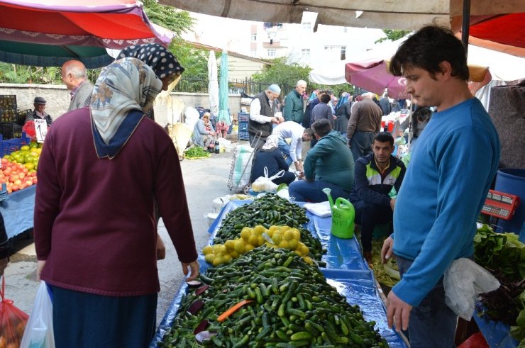 Turşuluklar Tezgâhlarda
