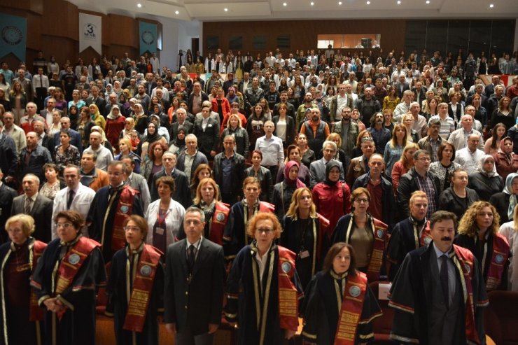 Tıp Öğrencileri Beyaz Önlüklerini Giydi