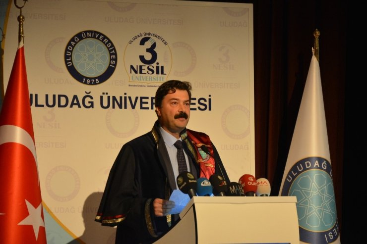 Tıp Öğrencileri Beyaz Önlüklerini Giydi