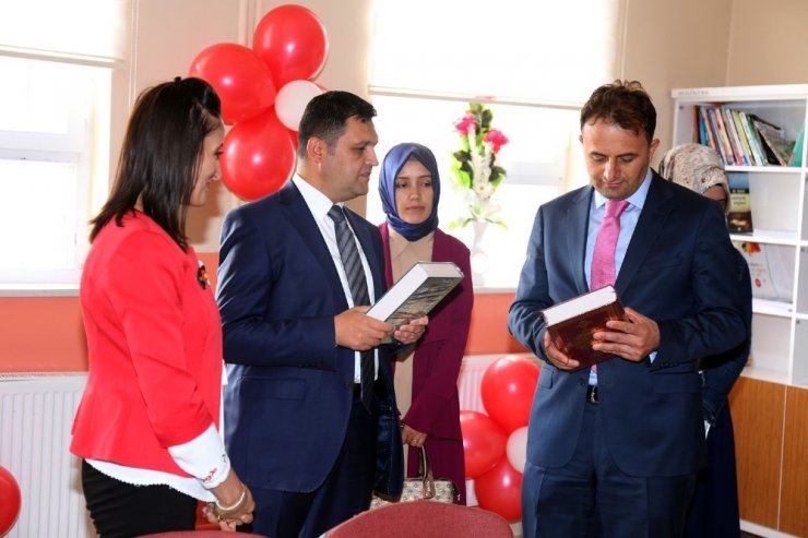 Gürpınar’da Kütüphane Açılışı
