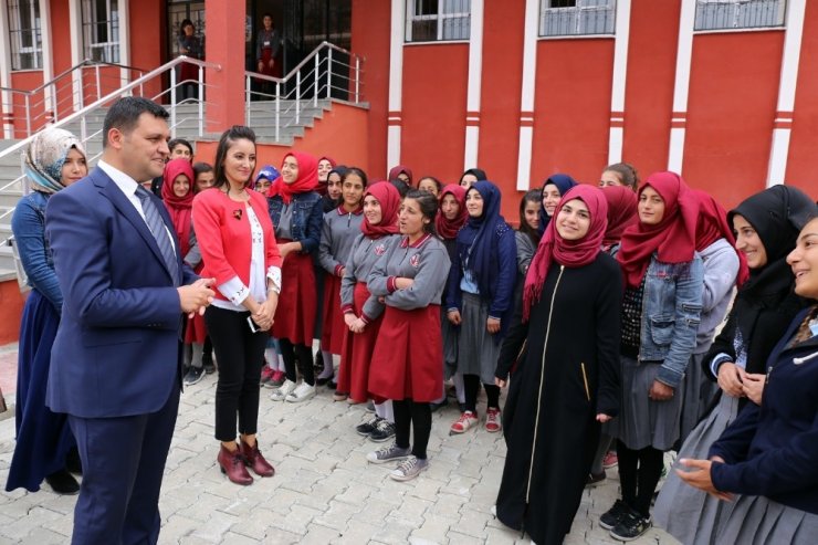 Gürpınar’da Kütüphane Açılışı