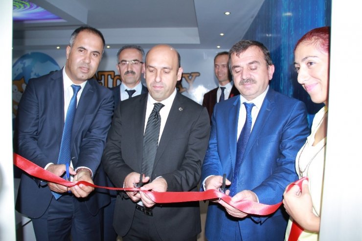 Biga’da Ekrem Ergün İlkokulunda Robotik Sınıfı Açıldı