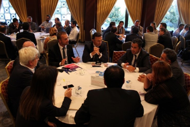 Dünya Otomotiv Konferansı’nda Dünyadaki Ve Türkiye’deki Otomotiv Üreticileri Bir Araya Geldi