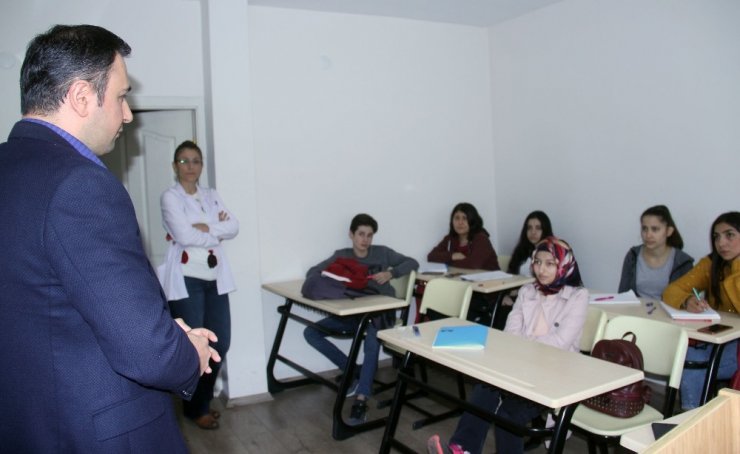 Yeni Sınav Sisteminin Olumlu Ve Olumsuz Yönlerini Anlattı