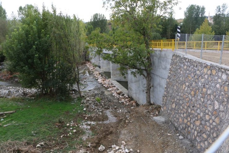 50 Metre Uzunluğundaki Köprü, Ulaşımı 7,5 Kilometre Kısalttı
