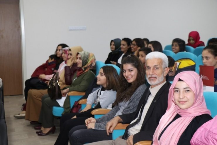 Erzincan’da Dünya Kız Çocukları Günü Etkinliği Düzenlendi