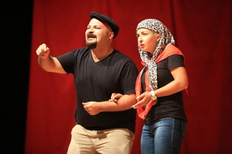 Gaziemir’de Bol Kahkahalı Sezon Açılışı