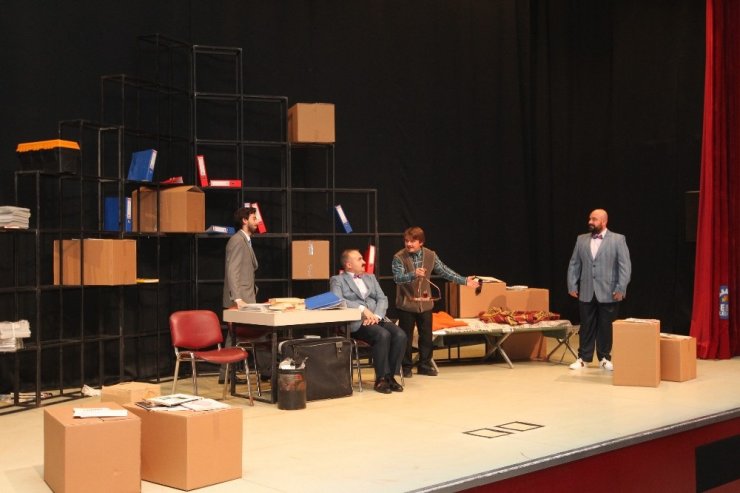 Tiyatro Severler Gkm’de Buluştu