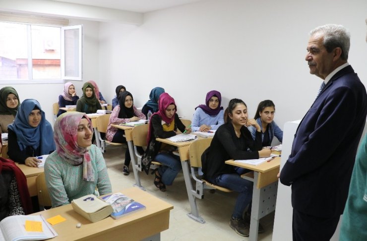 Haliliye’de Eğitim Merkezleri Gece Yarısına Kadar Açık