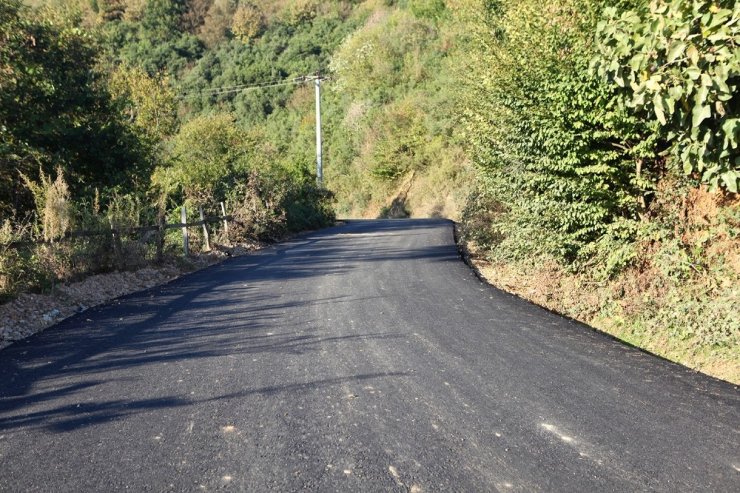 Sıcak Asfalt Serim İşlemleri Sürüyor