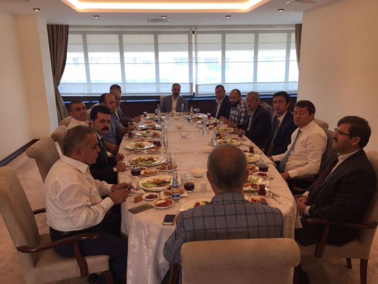 Konak’taki İmam Hatip Okulları, Başbakanlık Ofisi’nde