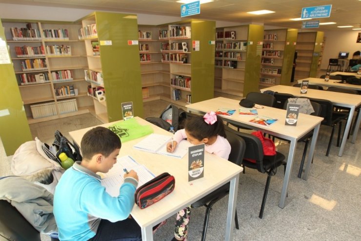 İstasyon Kütüphanesi Hizmete Girdi