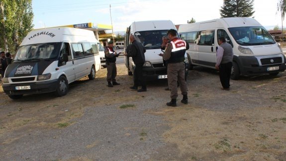 Sungurlu’da Okul Servis Araçları Denetlendi