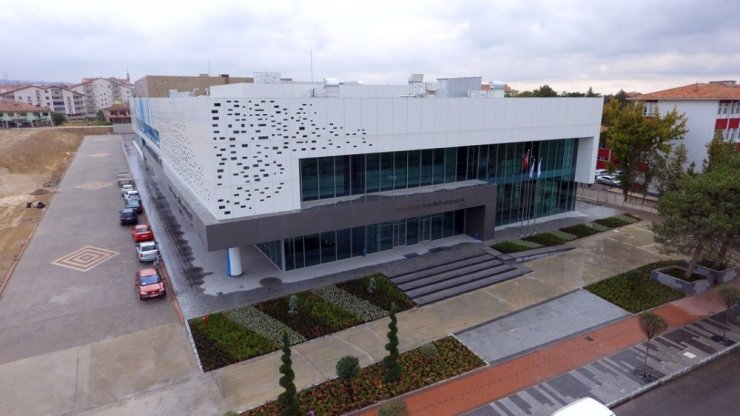 Belediye Başkanı Yaşar Bahçeci: “Kırşehir’in Kültürüne Yakışır Eser Kazandırıyoruz”