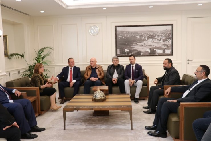 Kktc Turizm Ve Çevre Bakanı Fikri Ataoğlu, Fatma Şahin’i Ziyaret Etti