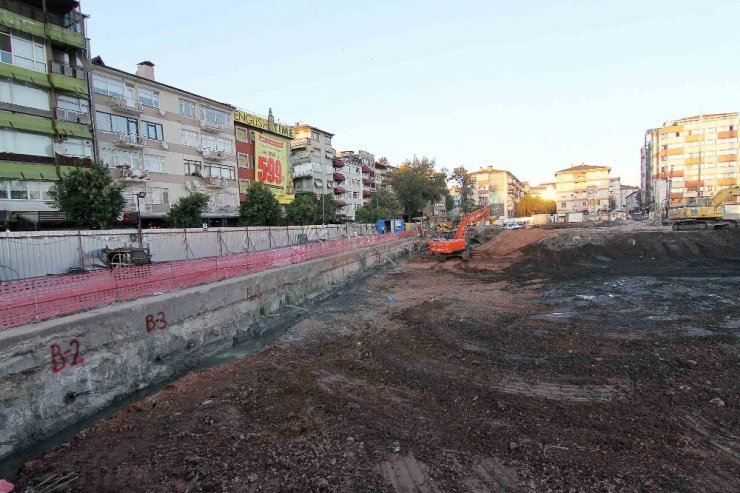 Kocaeli Kent Meydanı Şekilleniyor