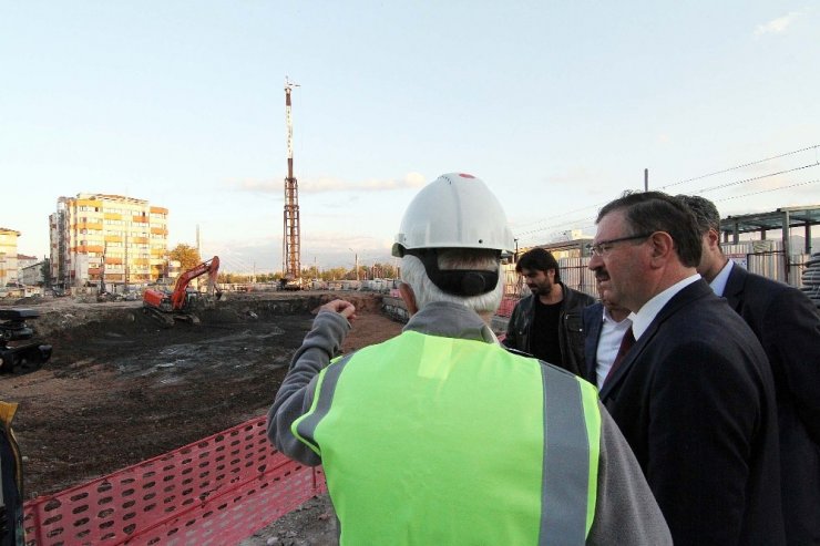 Kocaeli Kent Meydanı Şekilleniyor