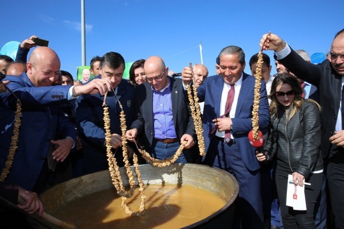 Başkan Çolakbayrakdar’dan Erkilet Kedi Bacağı Festivaline Davet