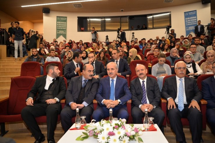 Bakan Kurtulmuş “Milli Kültürün Gelişmesinde Eğitimin Rolü” Konferansına Katıldı