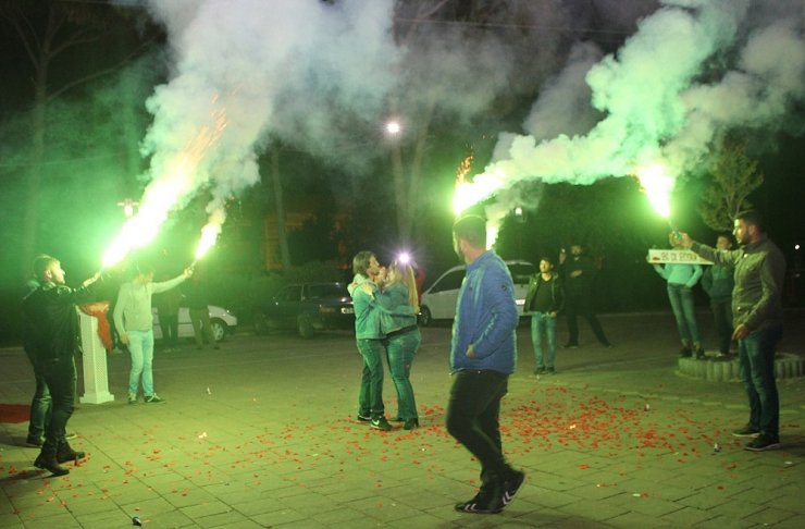 13 Yıllık Eşe Büyük Sürpriz