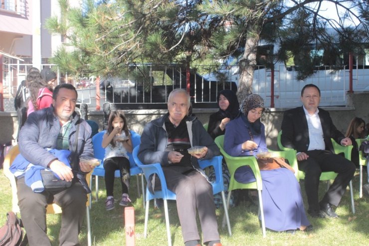 Tavşanlı’daki Okullarda Aşure Etkinliği