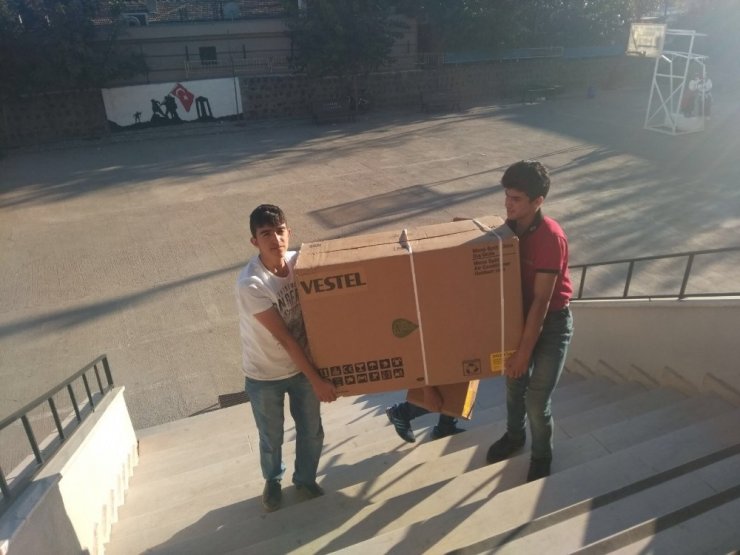 Siverek’te Okullar Arası Anlamlı Yardımlaşma