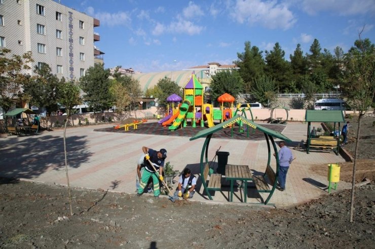 Siirt’te Park Ve Bahçelerden Bakım Ve Onarım Çalışmaları