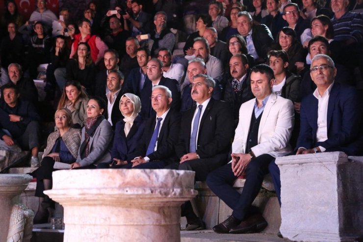 Tarihi Metropolis Antik Kentinde Unutulmaz Konser