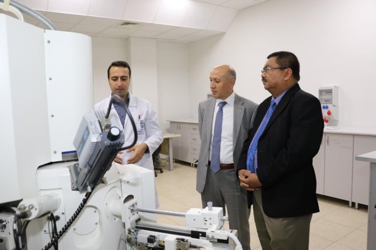 Malezya Perlis Üniversitesi Rektörü Kbü’de